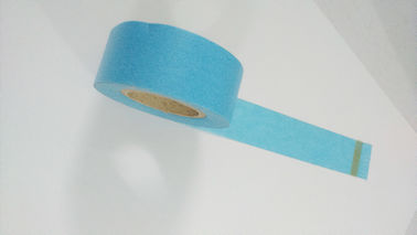 Băng keo giấy crepe màu xanh không thấm nước được sử dụng trong việc sửa chữa trần nhà